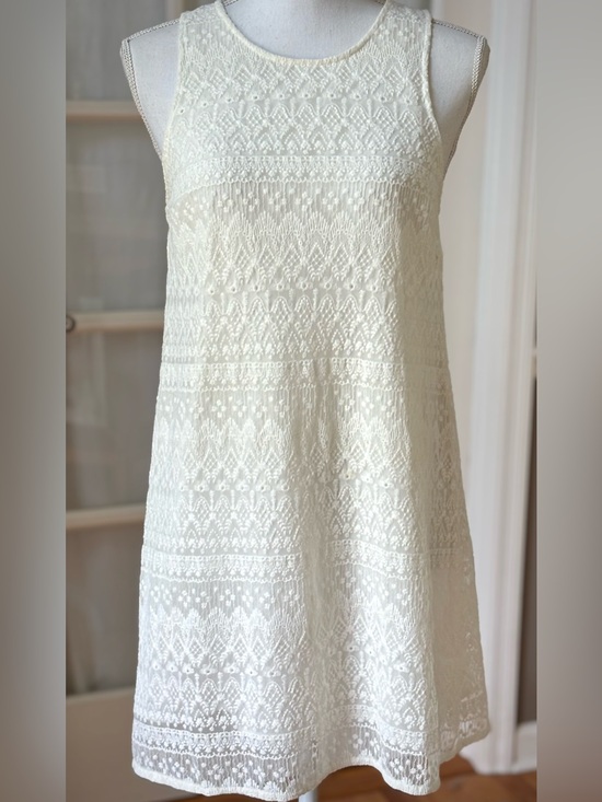 Pins & Needles Dresses & Skirts - Pins and Needles Ivory Lace Shift Dress Keyhole Back Small